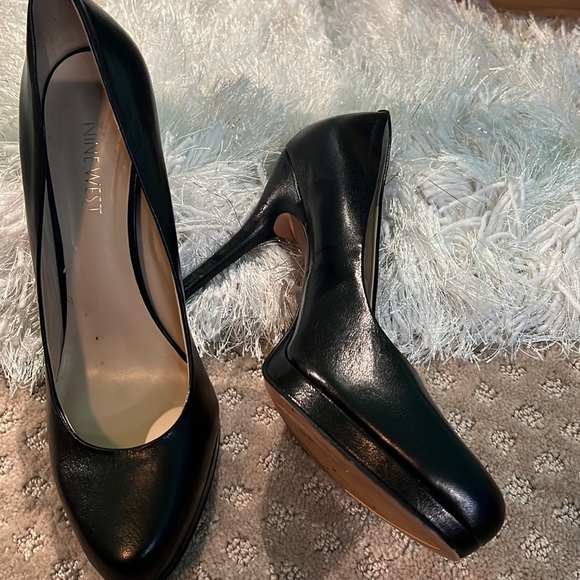 Nine West Heels mint condition a classic must have - Picture 6 of 6